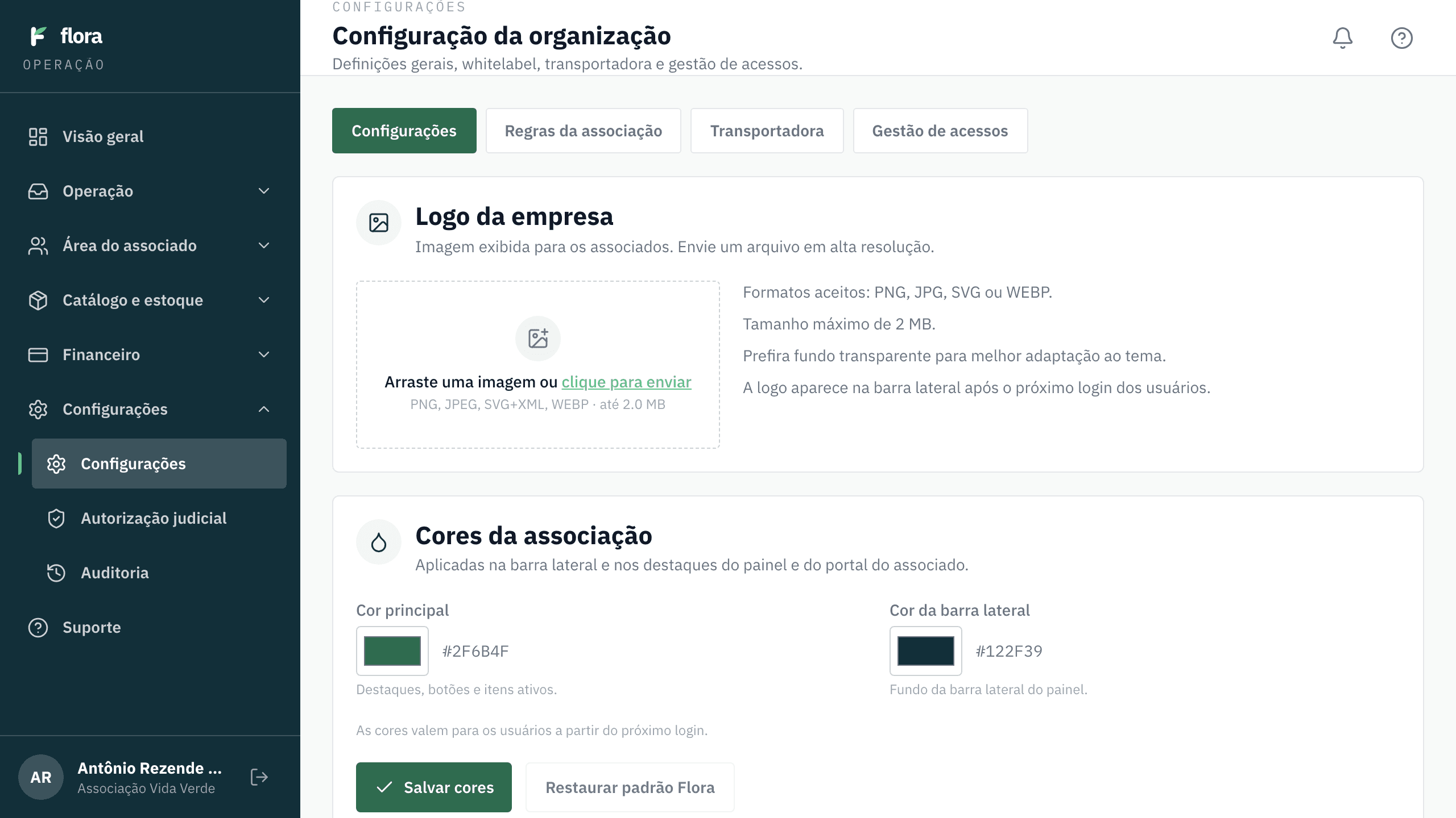 Configuração da organização no Flora, com o envio da logo da associação e as cores primária e secundária do portal